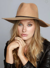 Load image into Gallery viewer, 100% Wool Wide Brim Panama Hat
