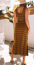 Load image into Gallery viewer, Striped sleeveless Maxi Dress
